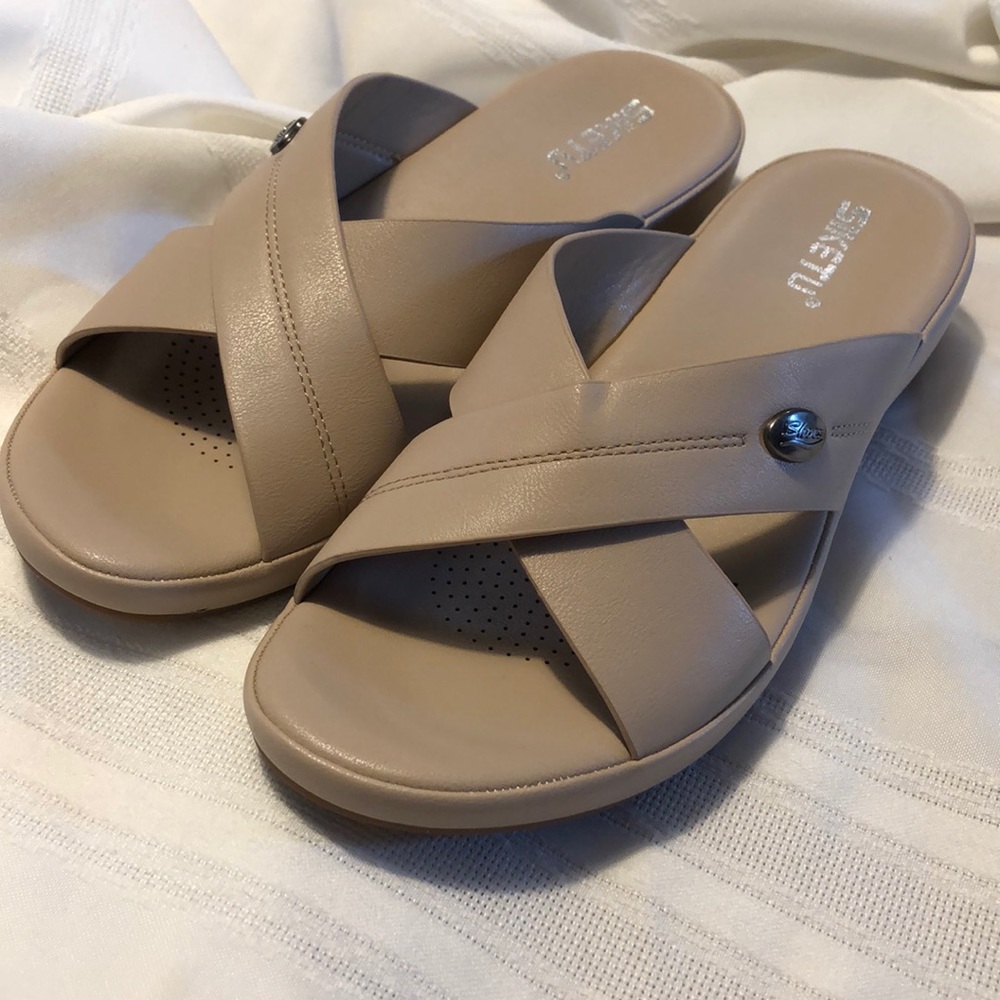 SIKETU EUC tan sandals slides size 40  (9-9.5)